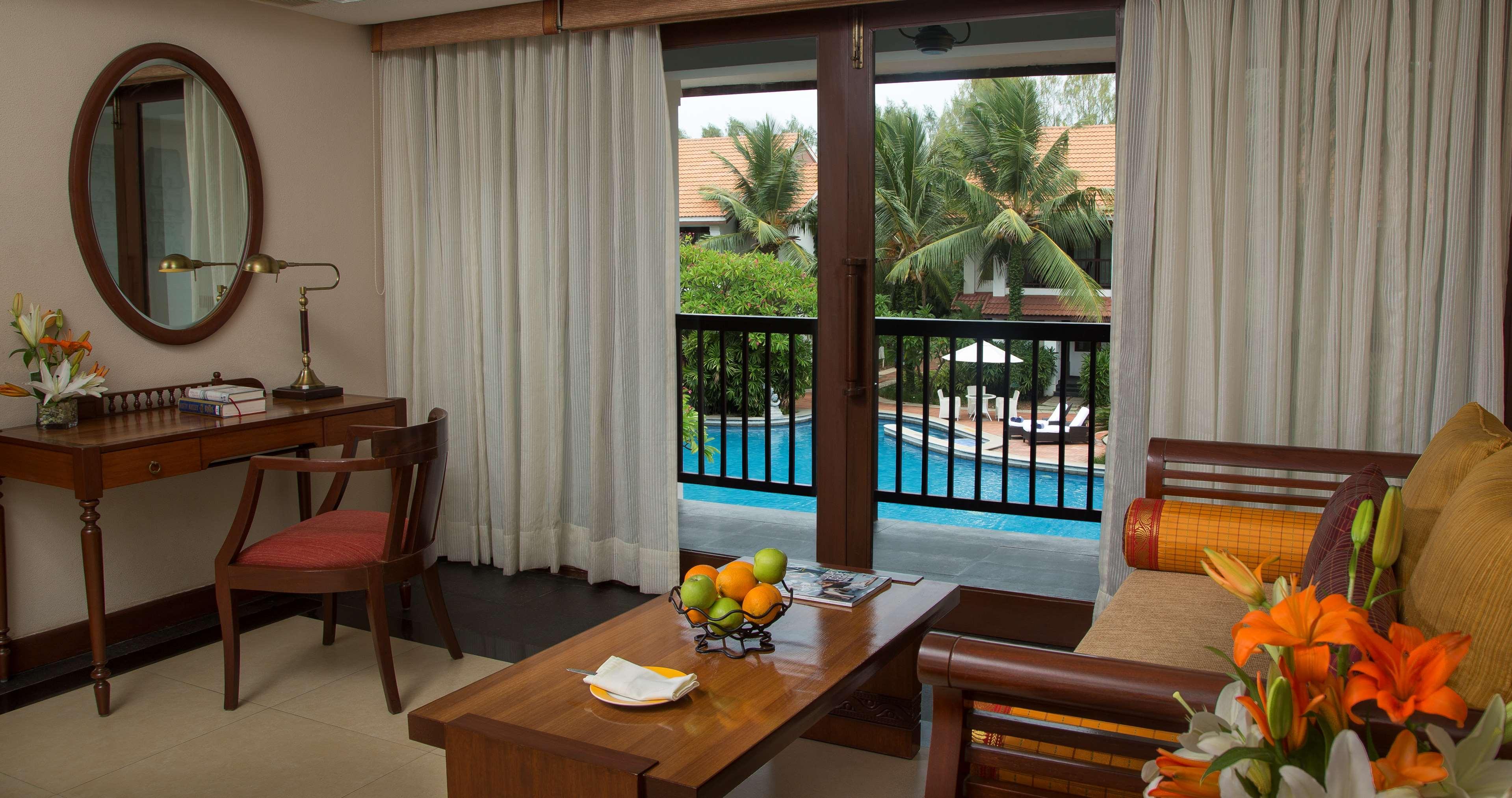 Radisson Blu Resort Temple Bay Mamallapuram Luaran gambar A room at the resort